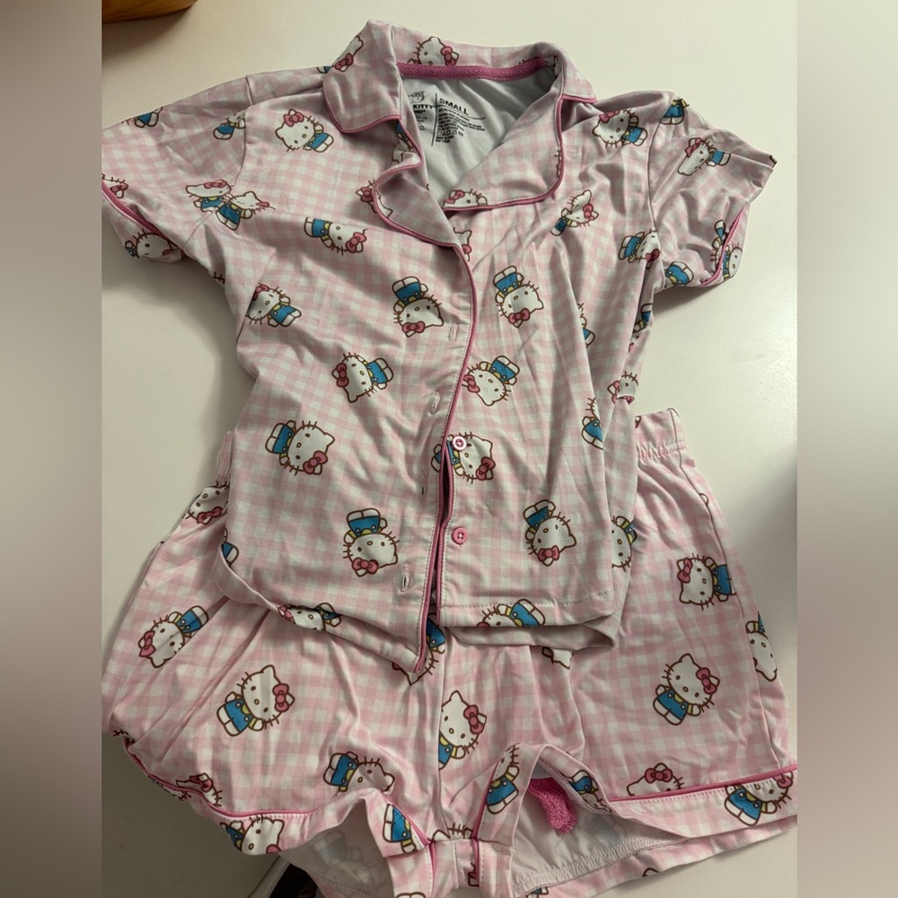Hello kitty pajama set